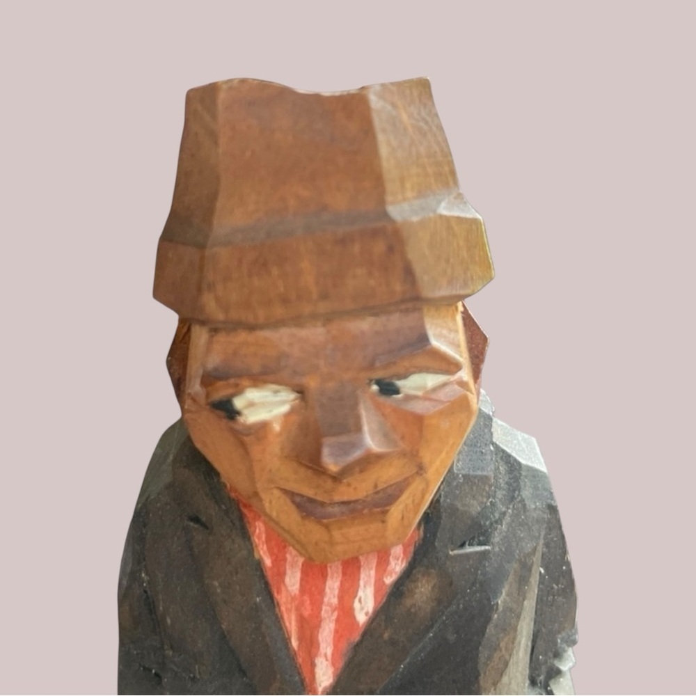 VINTAGE 5" CARL JOHAN
TRYGG WOOD CARVING • OLD MAN WEARING COAT • SWEDEN - Picture 9 of 15